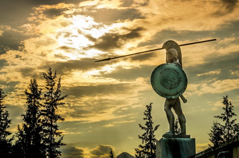 Памятник царю Леониду и 300 спартанцам